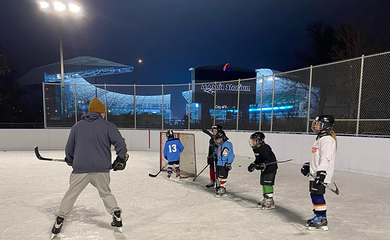 Outdoor Hockey League takes part in FROST